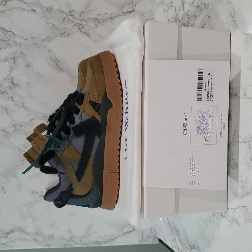 Off-White White Shoe Box with Blue Details